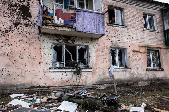 Последствия пожара на складе боеприпасов в Харьковской области