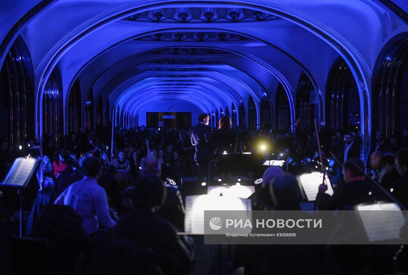 Ночной концерт "К Оттепели" в Московском метро