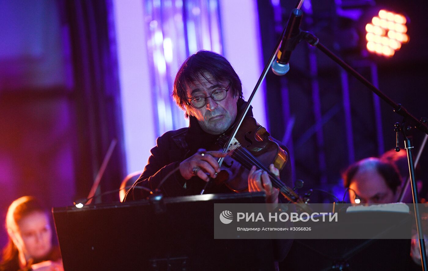 Ночной концерт "К Оттепели" в Московском метро