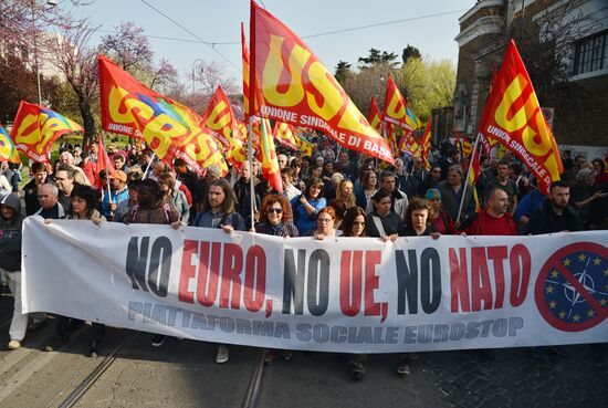 Митинг против ЕС в Риме