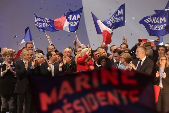 Предвыборный митинг в поддержку Марин Ле Пен в Лилле