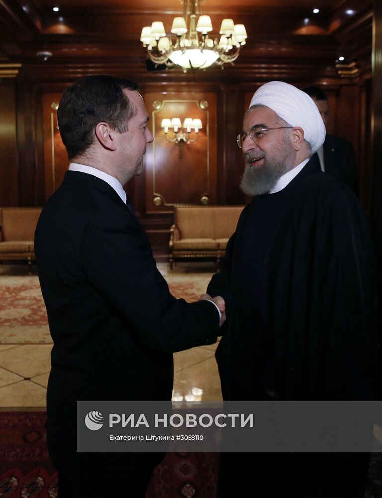 Премьер-министр РФ Д. Медведев встретился с президентом Ирана Х. Рухани