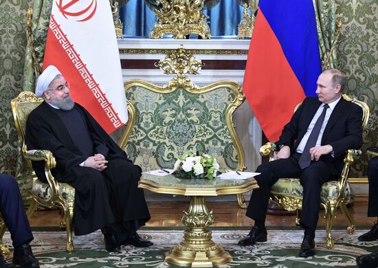 Президент РФ В. Путин встретился с президентом Ирана Х. Рухани