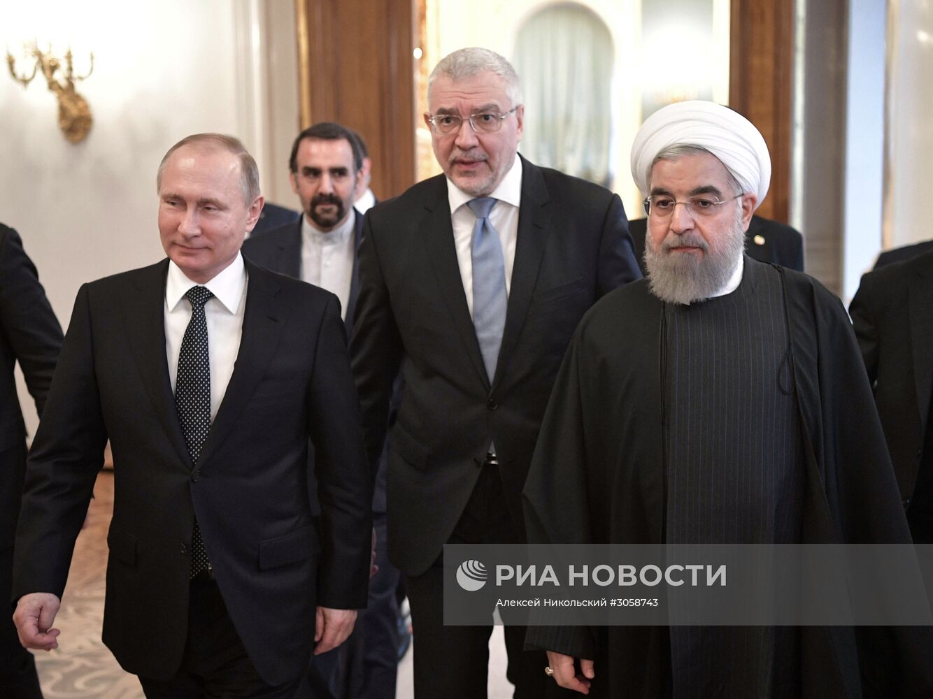 Президент РФ В. Путин встретился с президентом Ирана Х. Рухани