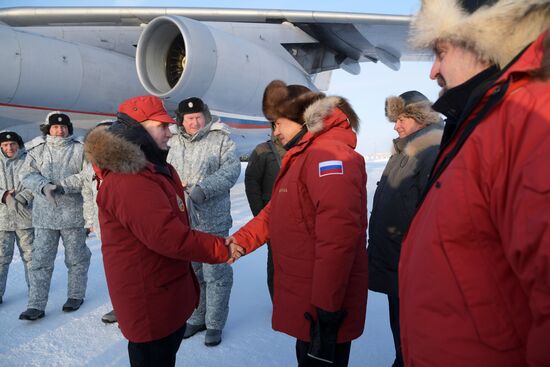 Рабочая поездка президента РФ В. Путина и премьер-министра РФ Д. Медведева в Северо-Западный федеральный округ