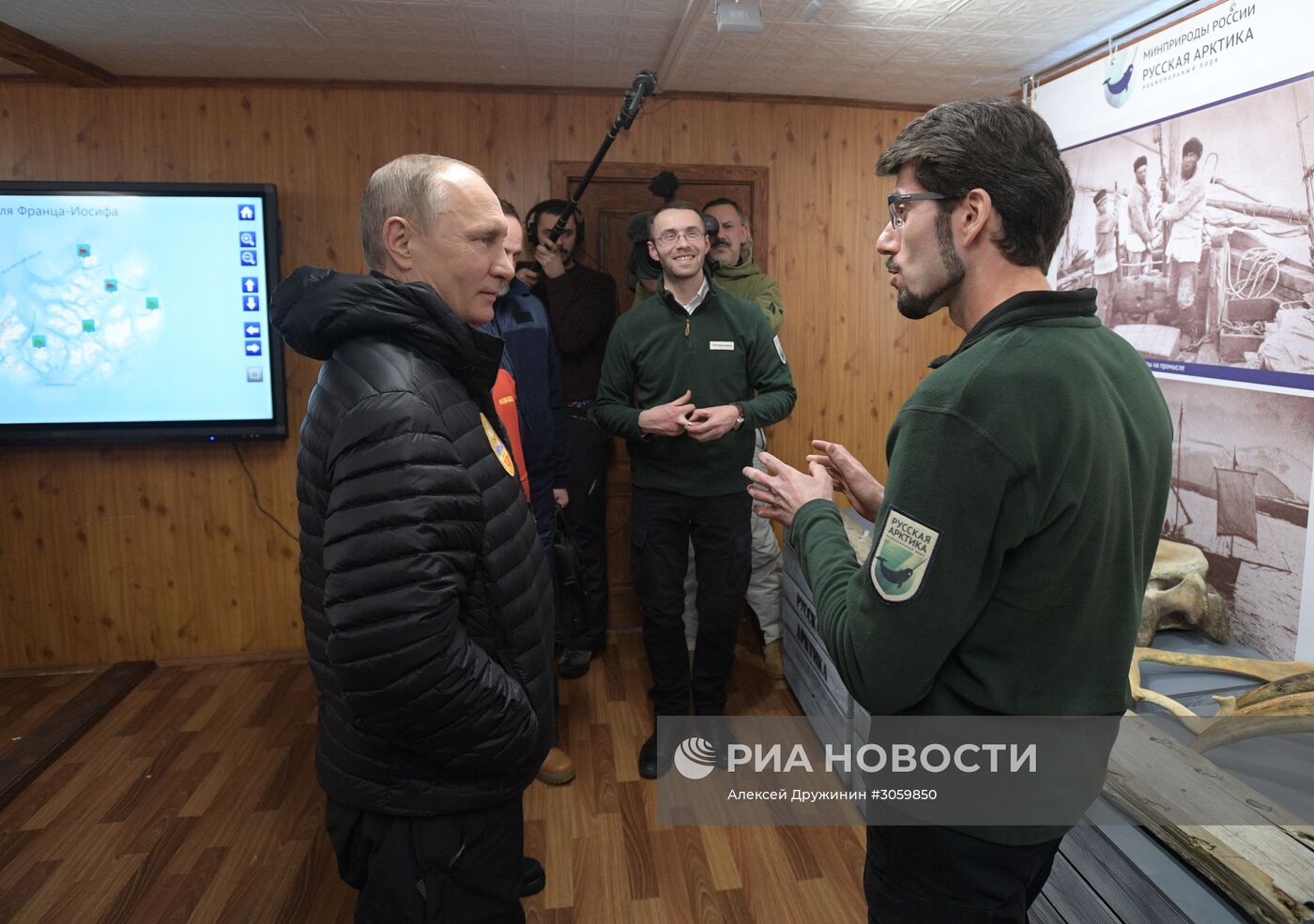 Рабочая поездка президента РФ В. Путина и премьер-министра РФ Д. Медведева в Северо-Западный федеральный округ