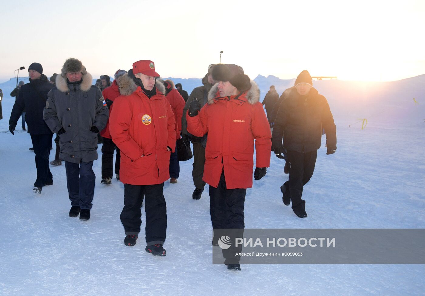 Рабочая поездка президента РФ В. Путина и премьер-министра РФ Д. Медведева в Северо-Западный федеральный округ