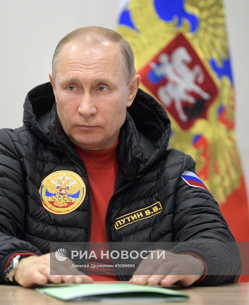 Рабочая поездка президента РФ В. Путина и премьер-министра РФ Д. Медведева в Северо-Западный федеральный округ