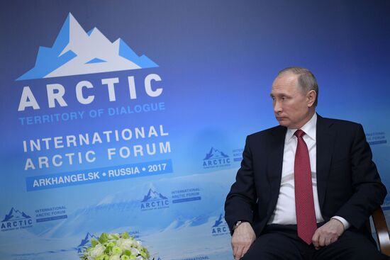 Беседа президента РФ В. Путина с президентом Финляндии С. Ниинистё