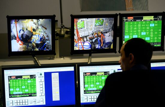 Комплексные экзаменационные тренировки основного экипажа МКС-51/52
