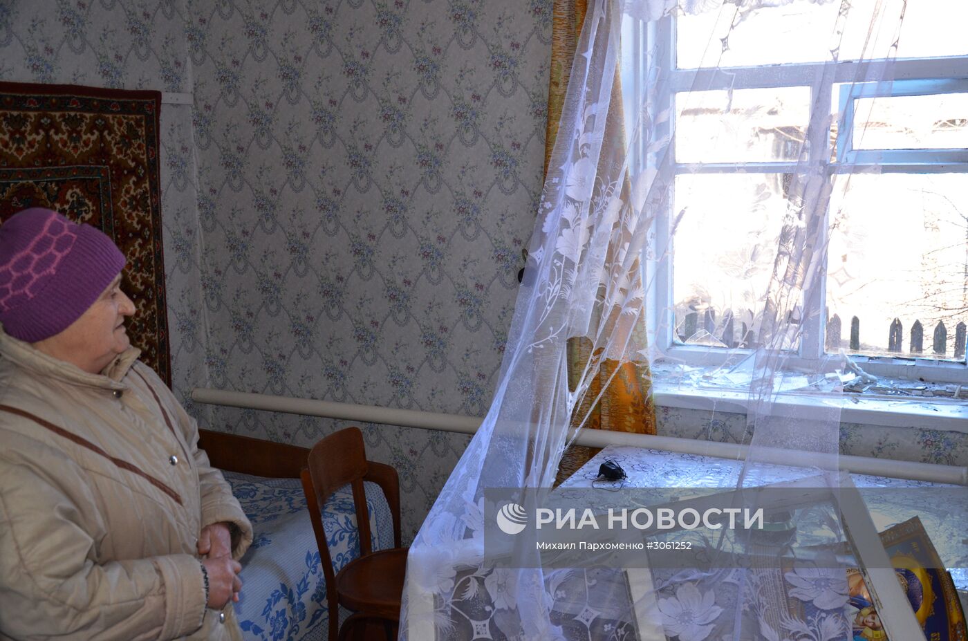 Последствия ночного обстрела Ясиноватой в Донбассе
