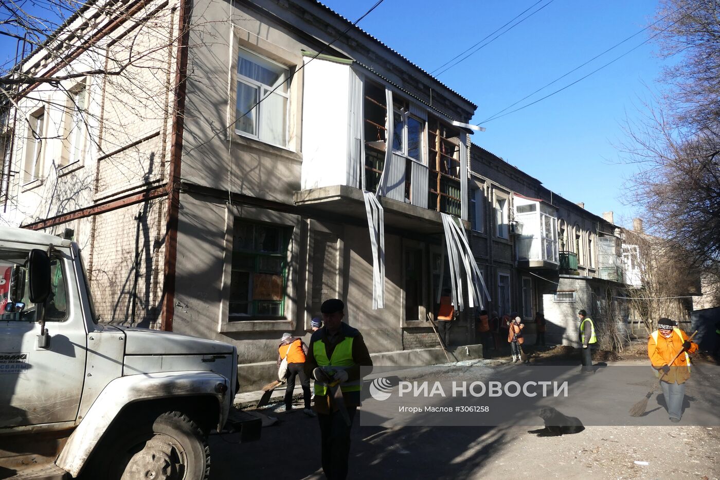 Последствия ночного обстрела Ясиноватой в Донбассе