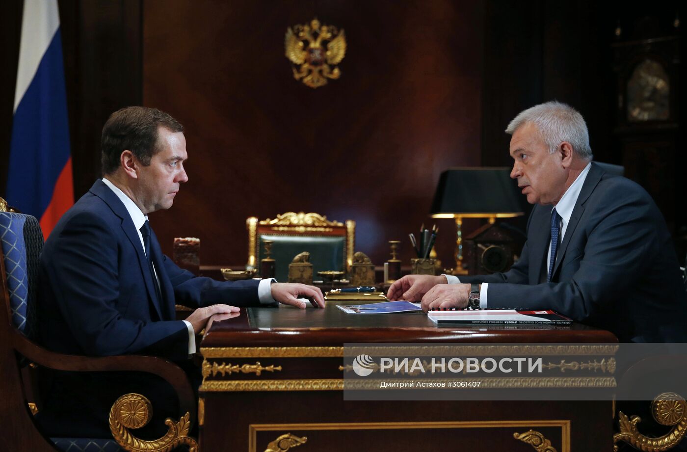 Премьер-министр РФ Д. Медведев встретился с президентом ПАО "Лукойл" В. Алекперовым