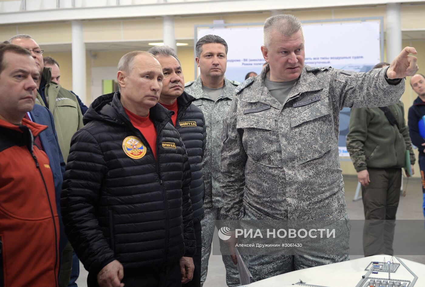 Рабочая поездка президента РФ В. Путина и премьер-министра РФ Д. Медведева в Северо-Западный федеральный округ