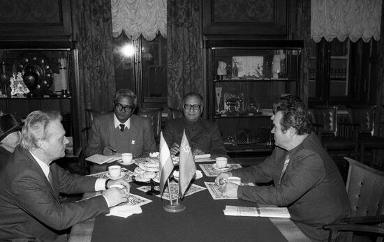 Индийские писатели в Доме дружбы