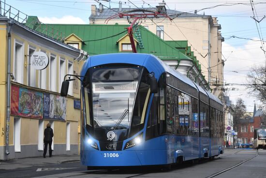 В Москве начали курсировать трамваи нового поколения "Витязь-М"
