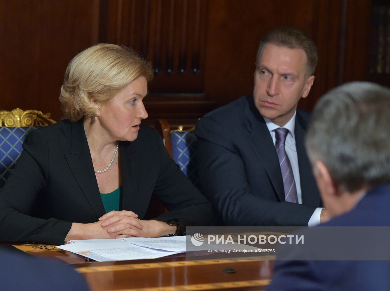 Премьер-министр РФ Д. Медведев провел совещание с вице-премьерами РФ