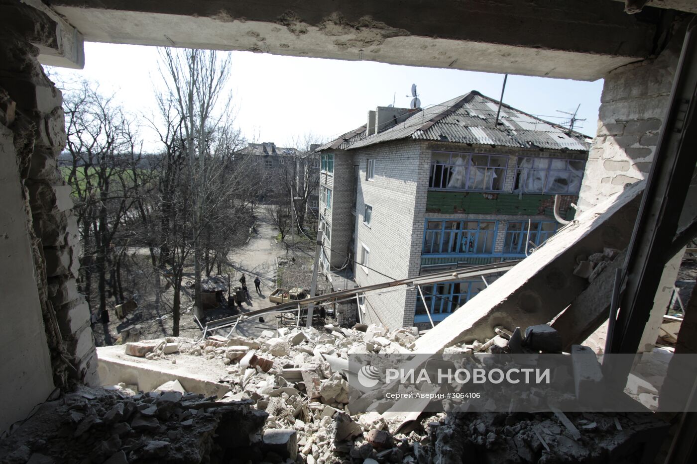 Жизнь в прифронтовом поселке Донецк-Северный в Донбассе