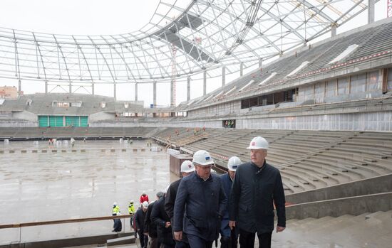 Мэр Москвы С. Собянин осмотрел стадион "ВТБ Арена Парк" и строительство станции "Петровский парк"