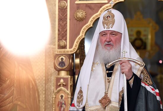 Патриарх Кирилл совершил заупокойную литию в храме Христа Спасителя по погибшим в метро Санкт–Петербурга