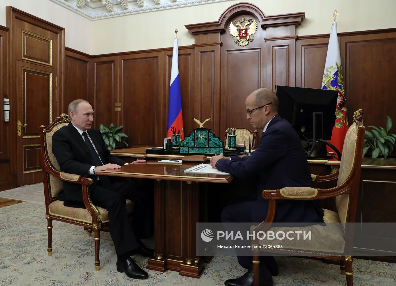 Рабочая встреча президента РФ В. Путина с секретарем Общественной палаты РФ А. Бречаловым
