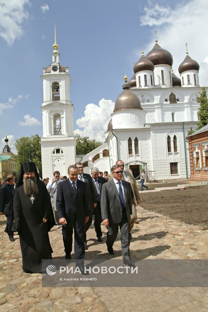 Посещение Б.Громовым Борисоглебского мужского монастыря