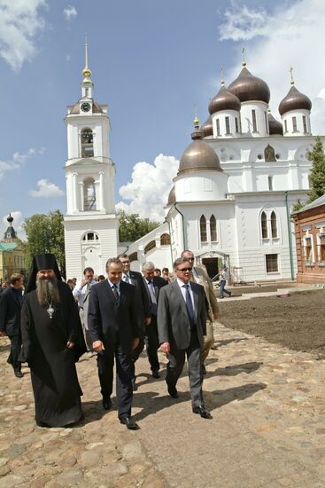 Посещение Б.Громовым Борисоглебского мужского монастыря