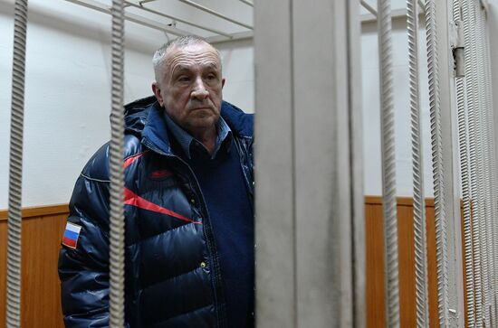 Рассмотрение ходатайства следствия об аресте экс-главы Удмуртии А. Соловьева в Басманном суде