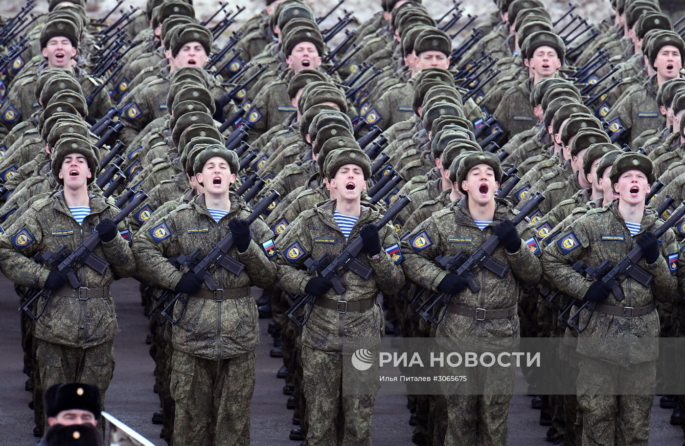 Совместная тренировка пеших парадных расчетов войск Московского гарнизона к военному параду