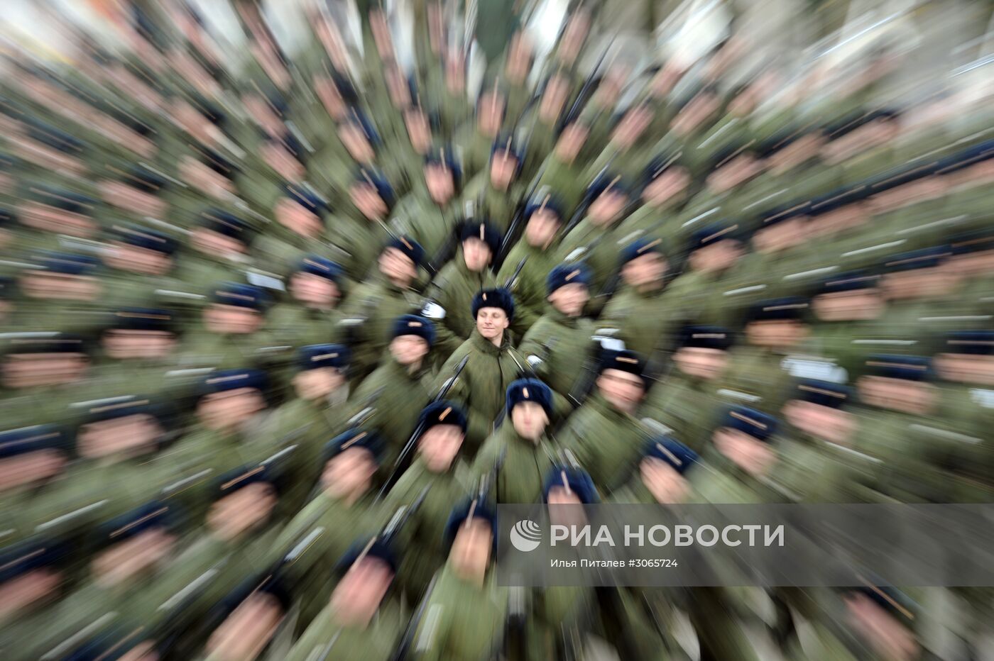Совместная тренировка пеших парадных расчетов войск Московского гарнизона к военному параду