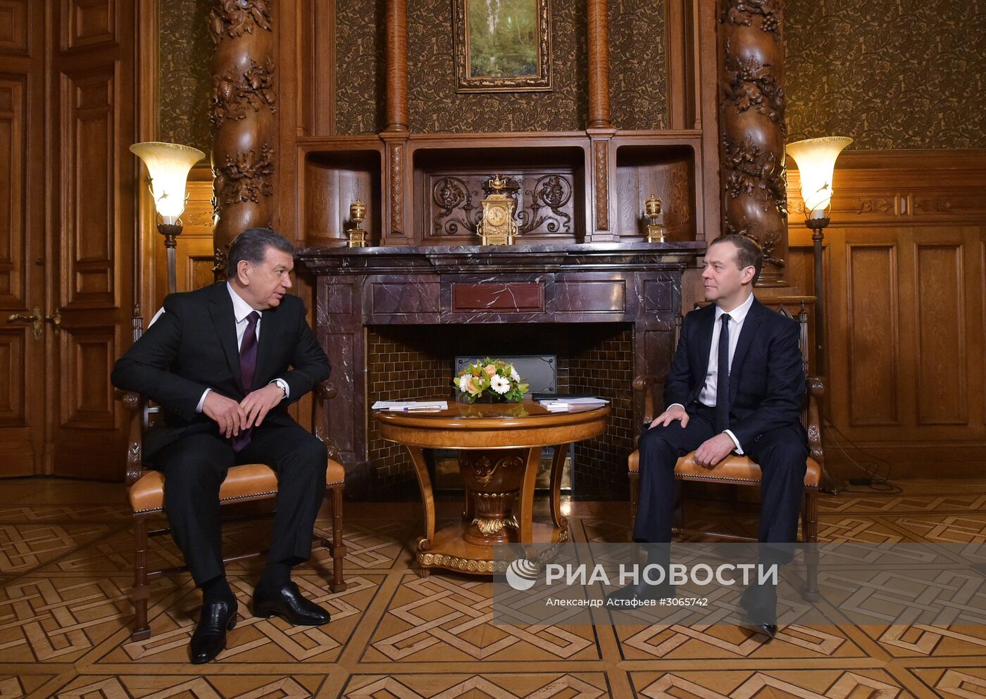 Премьер-министр РФ Д. Медведев встретился с президентом Узбекистана Ш. Мирзиеевым