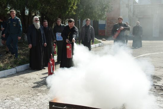 Священнослужители приняли участие в учениях МЧС в Крыму