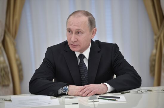 Президент РФ В. Путин встретился с участниками совещания глав спецслужб СНГ