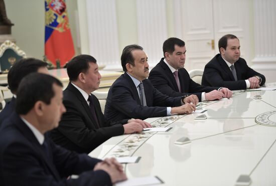 Президент РФ В. Путин встретился с участниками совещания глав спецслужб СНГ