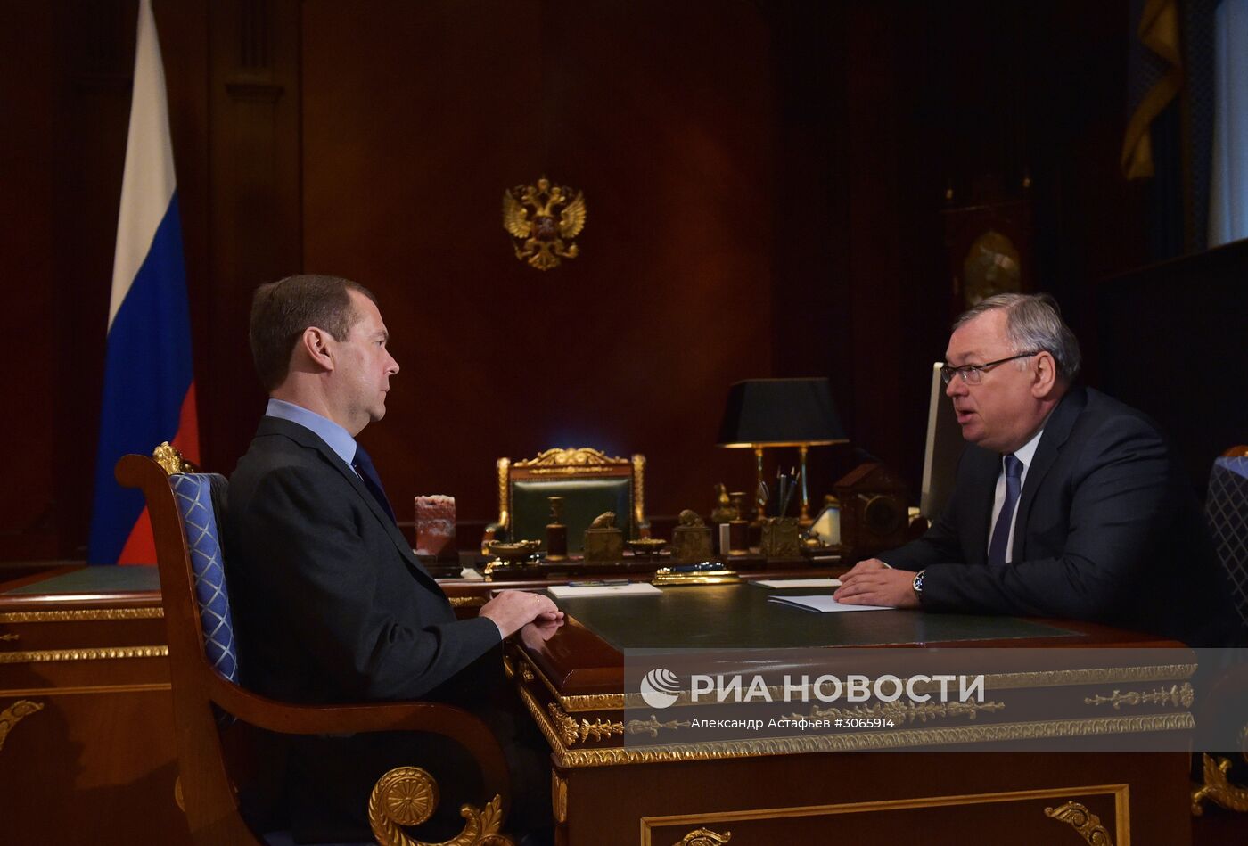 Премьер-министр РФ Д. Медведев встретился с главой ВТБ А. Костиным