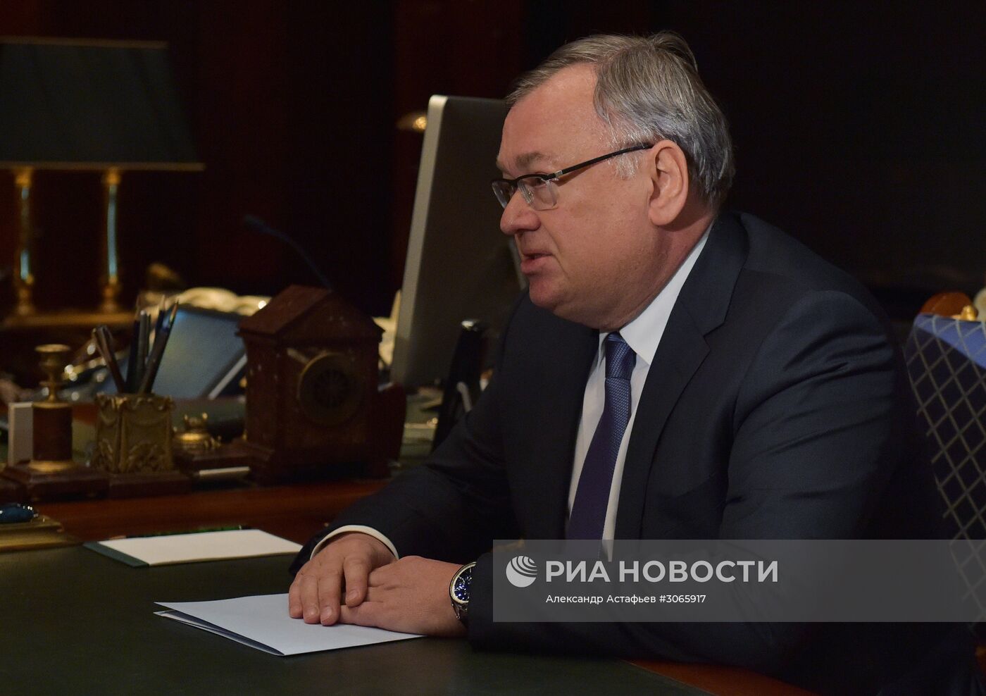 Премьер-министр РФ Д. Медведев встретился с главой ВТБ А. Костиным