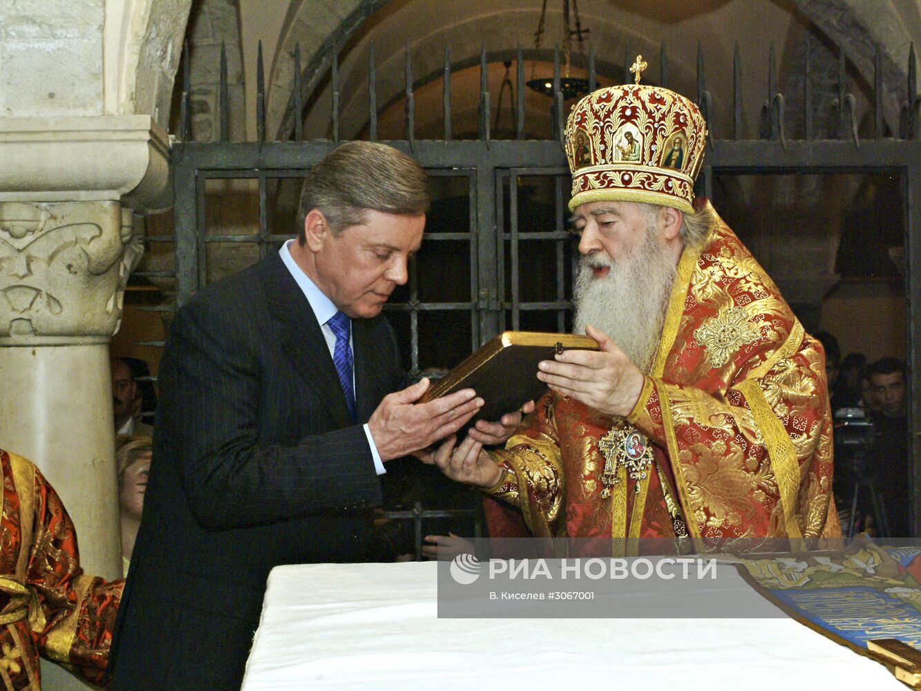 Посещение Б.Громовым с группой паломников г.Бари