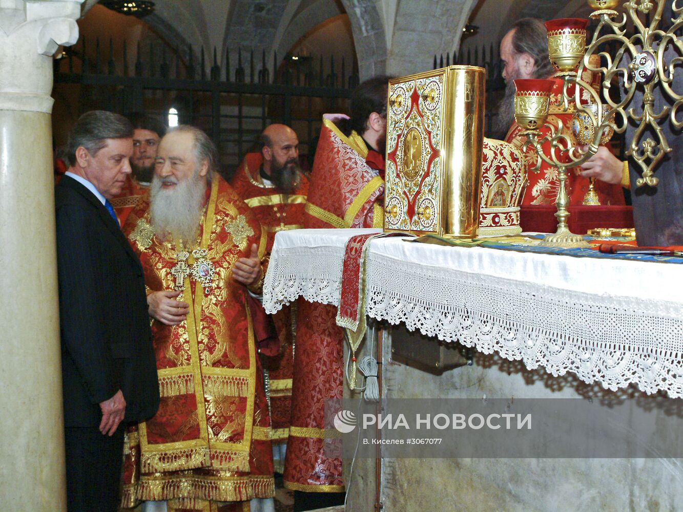 Посещение Б.Громовым с группой паломников г.Бари