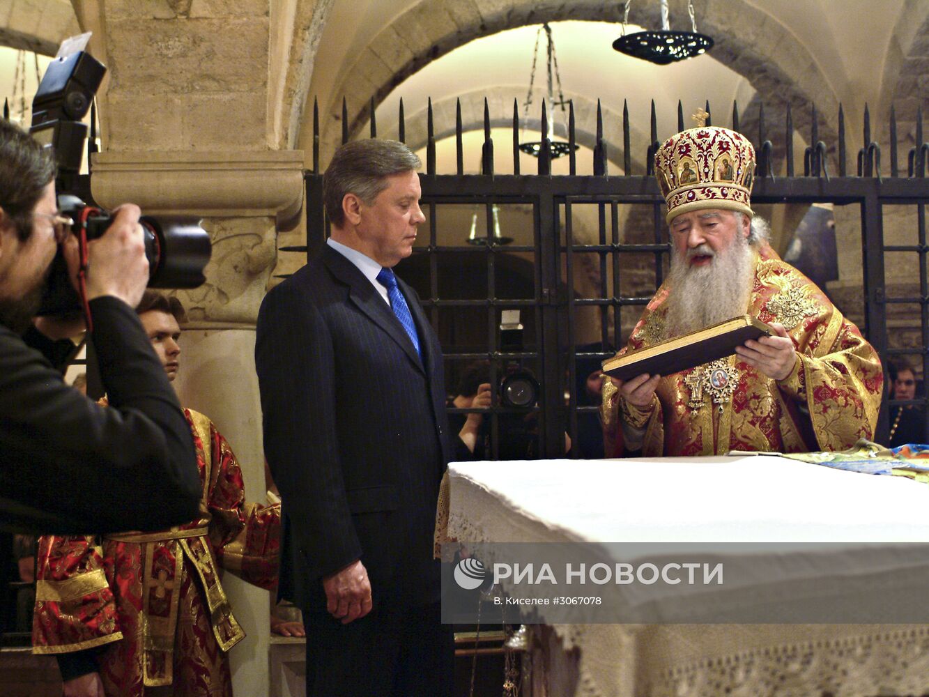 Посещение Б.Громовым с группой паломников г.Бари