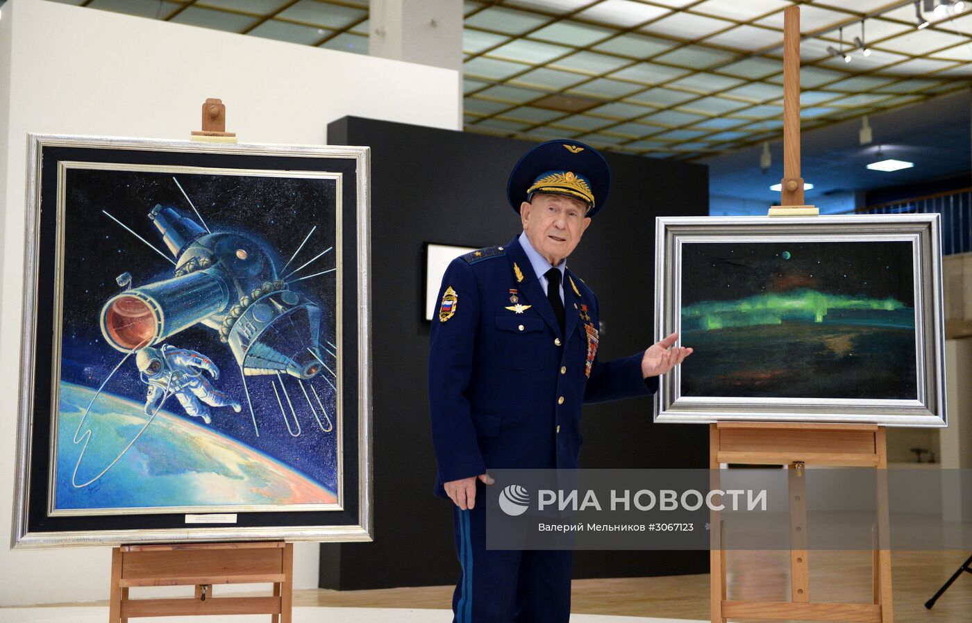 Передача картин А. А. Леонова Третьяковской галерее