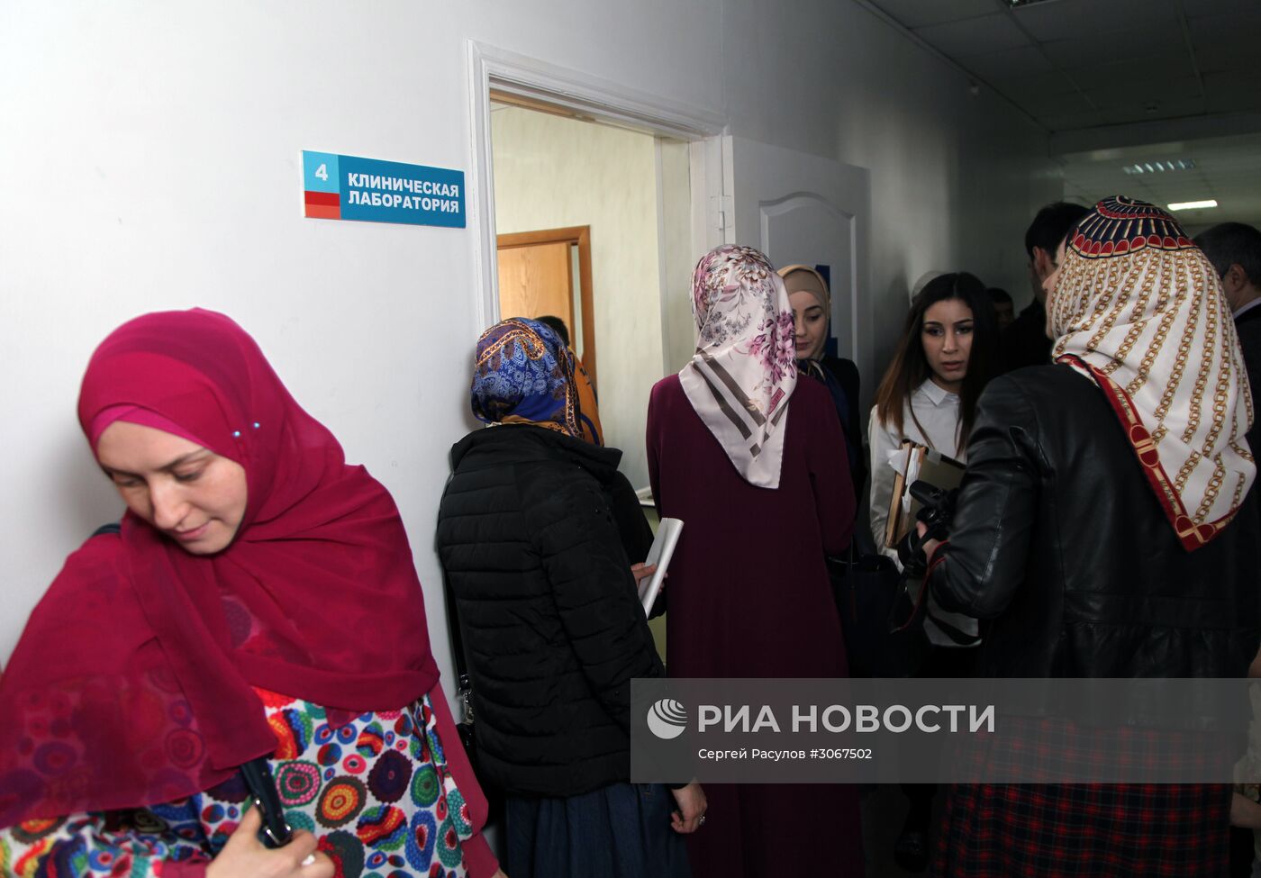 Донорская акция по сдаче крови студентами исламских вузов для пострадавших в Санкт-Петербурге