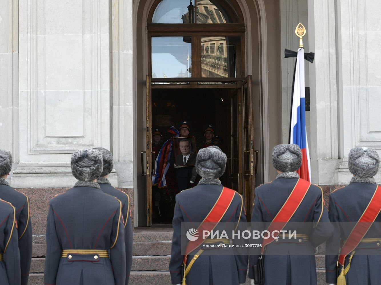 Прощание с сенатором Вадимом Тюльпановым в Санкт-Петербурге