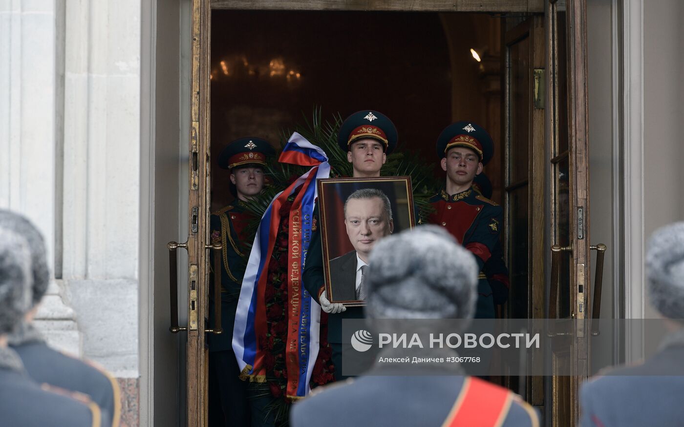 Прощание с сенатором Вадимом Тюльпановым в Санкт-Петербурге