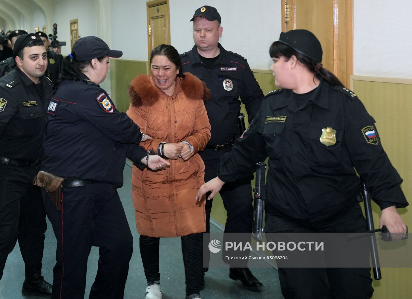 Рассмотрение ходатайства следствия об аресте предполагаемых соучастников теракта в метро Санкт-Петербурга