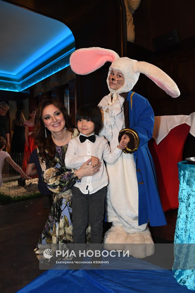 Ежегодный благотворительный детский бал цветов от фонда "Быть Вместе"