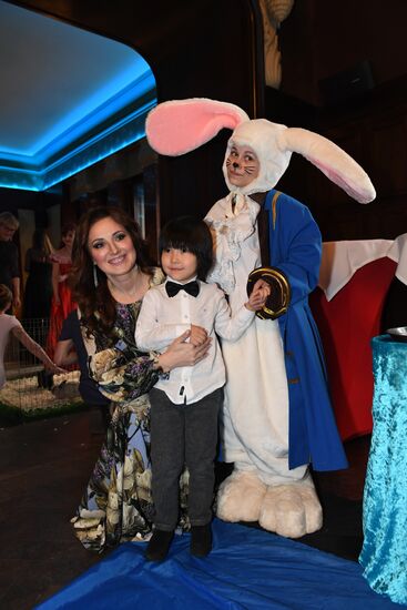 Ежегодный благотворительный детский бал цветов от фонда "Быть Вместе"