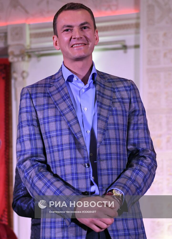 Ежегодный благотворительный детский бал цветов от фонда "Быть Вместе"