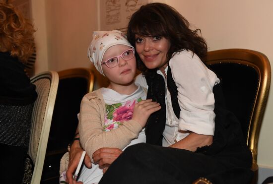 Ежегодный благотворительный детский бал цветов от фонда "Быть Вместе"