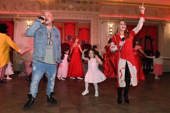 Ежегодный благотворительный детский бал цветов от фонда "Быть Вместе"