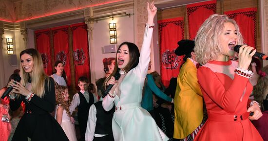 Ежегодный благотворительный детский бал цветов от фонда "Быть Вместе"